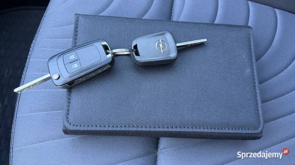 Opel Astra 16d 2014 navi kamera skóry lakier metallic sprzedam