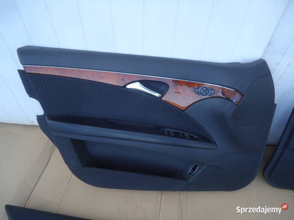 MERCEDES E W211 TAPICERKA DRZWI BOCZEK Rok produkcji 2006 Nowy Dwór Gdański
