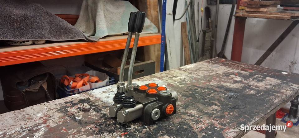 Rozdzielacz dwusekcyjny do ładowacza czołowego Radomsko