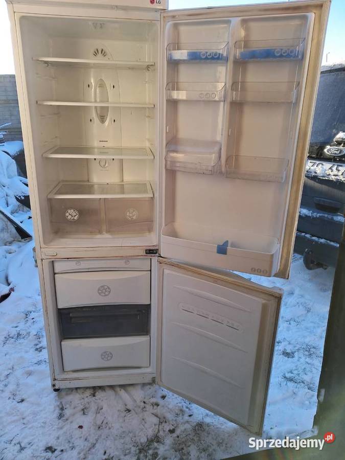 Fontannę figurki parasole i inne