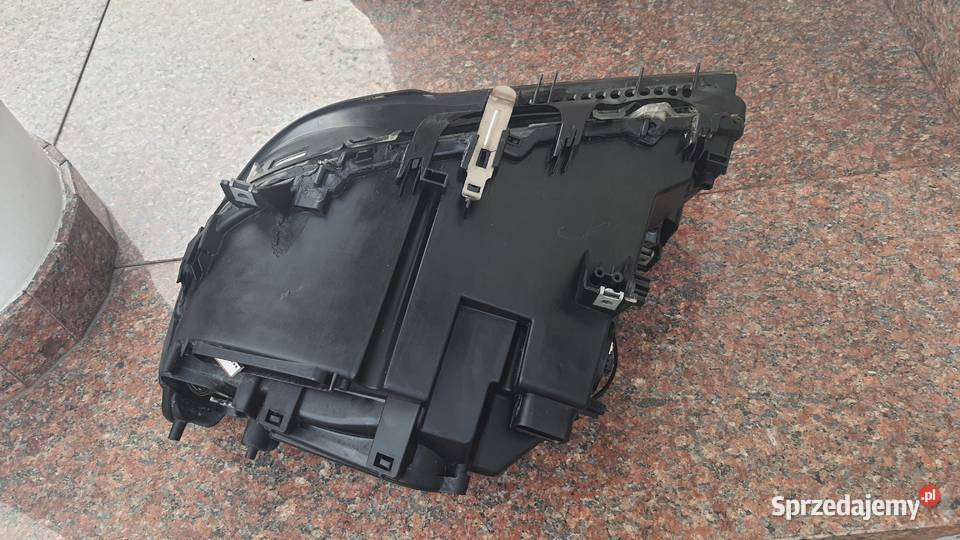 BMW F01 F02 lampa xenon 7182150 Oświetlenie