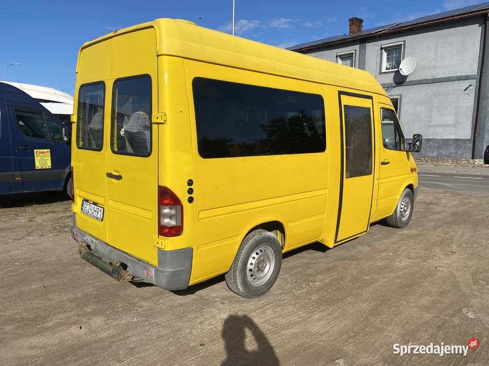 MB Sprinter 13 osobowy Rok produkcji 2002 Autobusy i minibusy pomorskie Debrzno