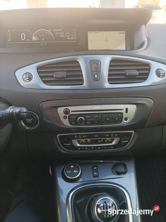RENAULT SCENIC XMOD CROSS 15 DCI odtwarzacz DVD sprzedam