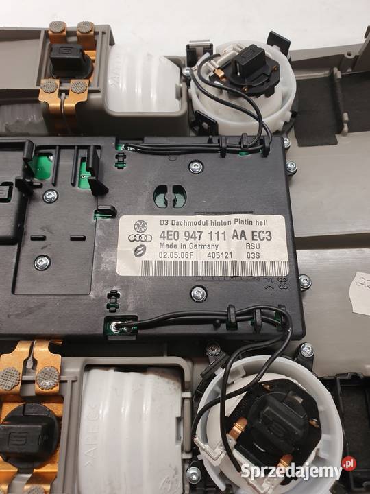 LAMPKA OŚWIETLENIE KABINY AUDI A8 D3 4E0947111AA osobowe