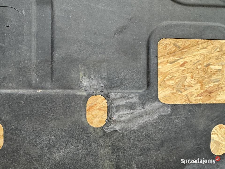 Płyta osłona pod silnik Volvo xc40 32226764 Rok produkcji 2018 Sieraków
