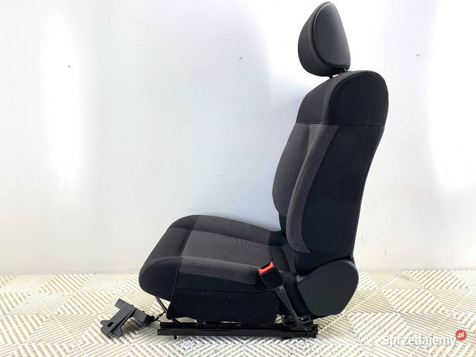 FOTEL PRAWY PRZÓD CITROEN C4 CACTUS Hatchback podkarpackie