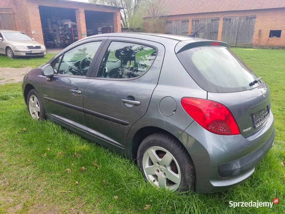 Peugeot 207 14 benzyna 95 bezwypadkowy 180000km