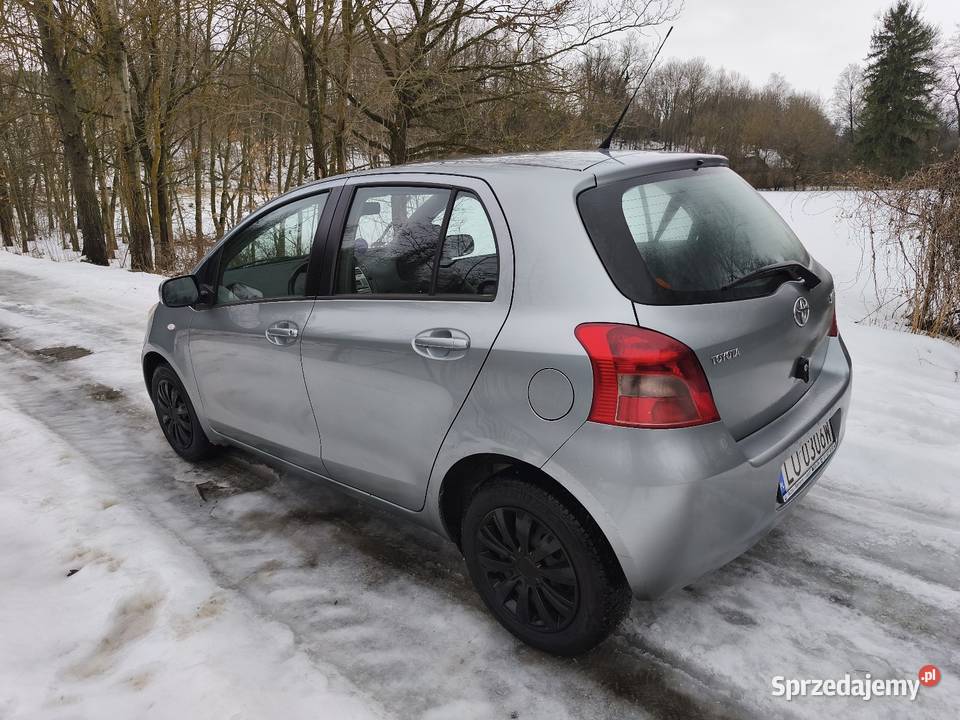 Toyota Yaris II 13 b 06rp mały przebieg do jazdy benzyna