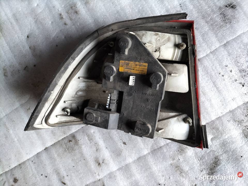 VECTRA B LAMPA PRAWA TYŁ Kamień-Kolonia