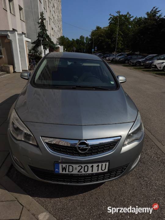 Opel Astra J 2011 niezawodne ekonomiczne z Warszawa