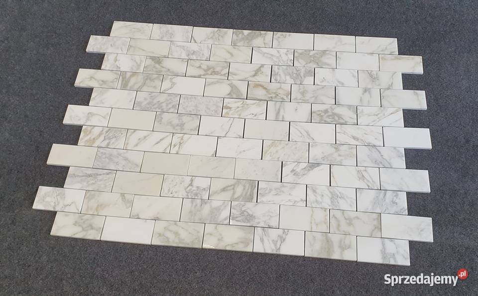 Mozaika Bianco Calacatta Gold Bricks polerowana Bielawa