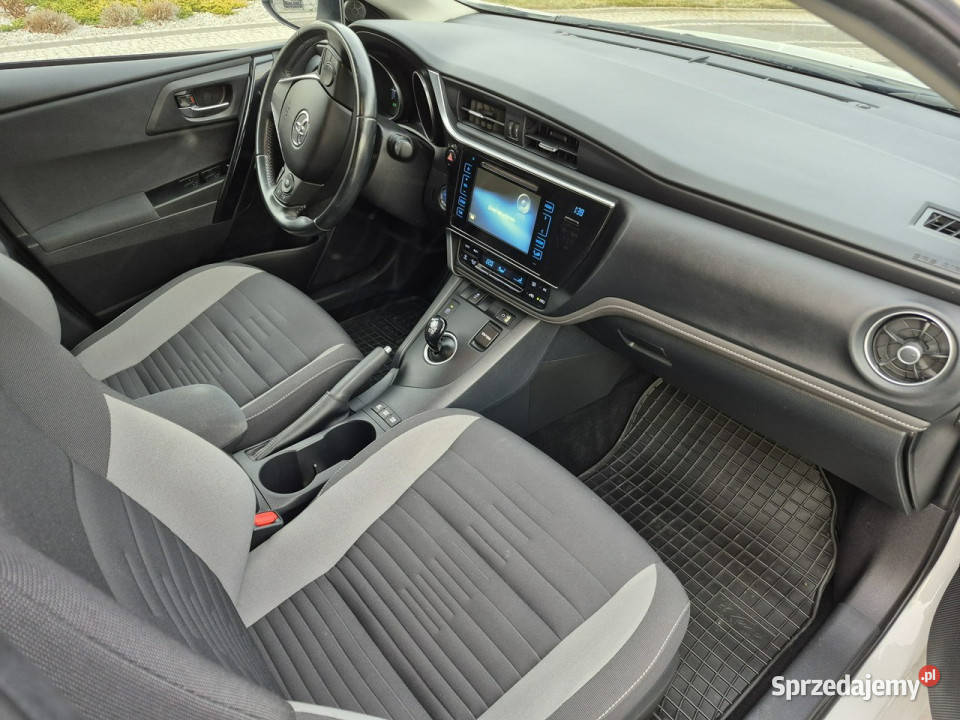 Toyota Auris 18 hybrid climatronic kamera grzane podgrzewane fotele Drelów sprzedam