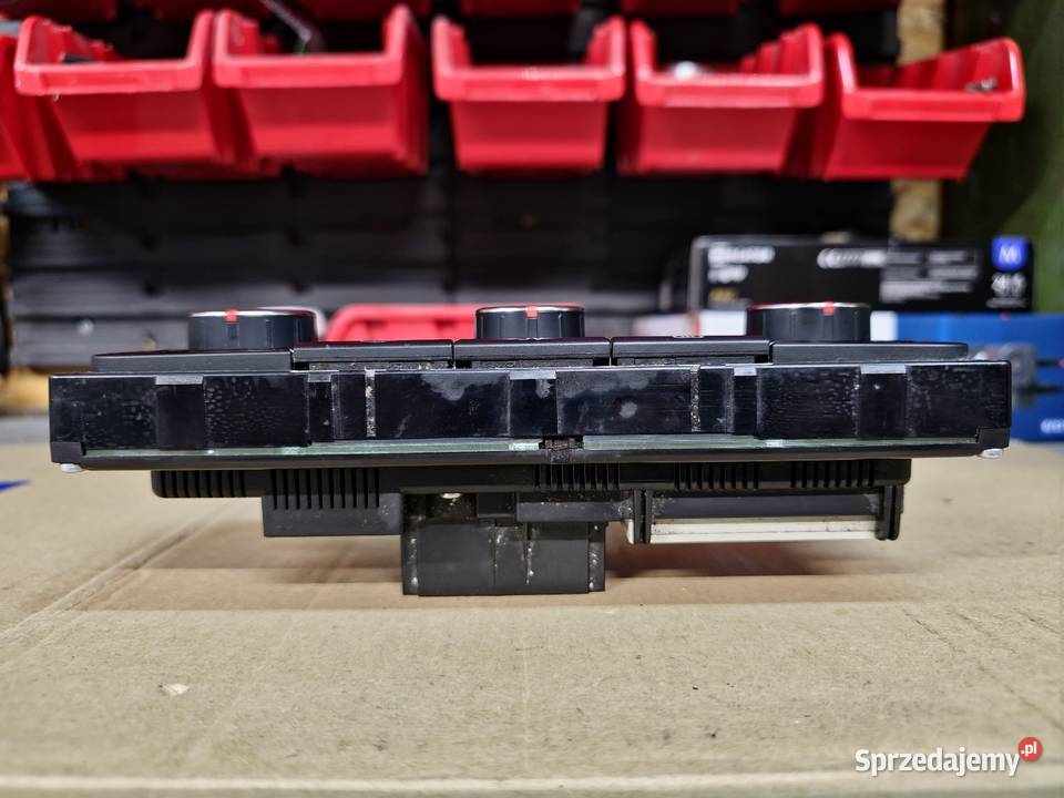 Panel Klimatyzacji Climatic VW Passat B7 osobowe Pozostałe Klępicz