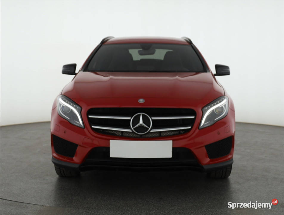Mercedes GLA GLA 250 4MATIC reflektory ksenonowe