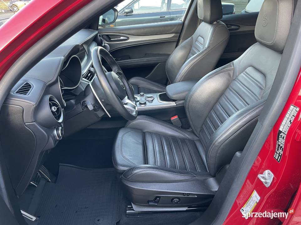 Alfa Romeo Stelvio bogate wyposażenie