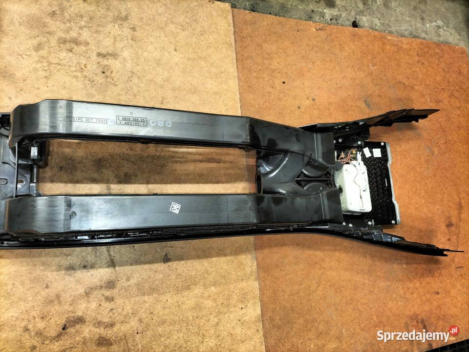 Popielniczka z uchwytami na kubki BMW E65 E66 osobowe Poręba