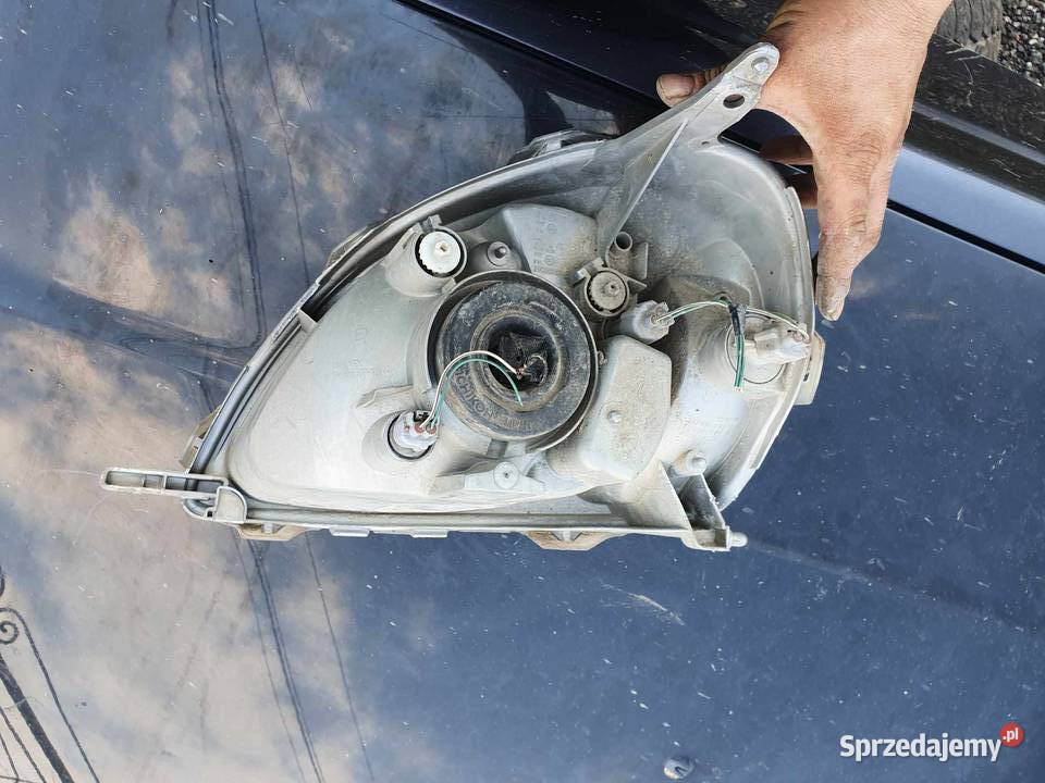 Lampa przednia prawa prawy przód Toyota Yaris I prawe małopolskie Kraków sprzedam