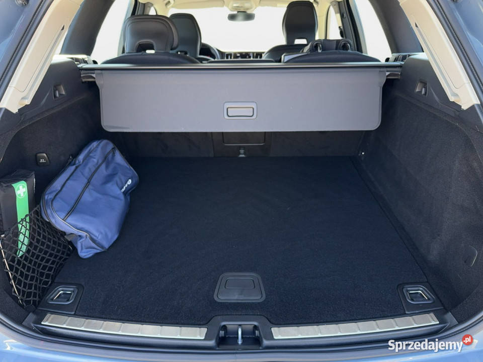 Volvo XC 60 VAT 23 20B4 D mHEV 197 automat 4x4 kurtyny powietrzne XC 60 Myślenice