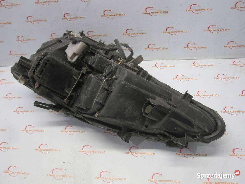 LEXUS IS II 08r lampa prawa przód ANGLIK osobowe świętokrzyskie Kielce