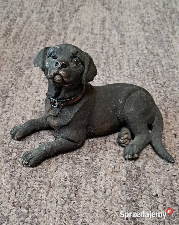 Figurka Pies czarny labrador Leonardo Collection