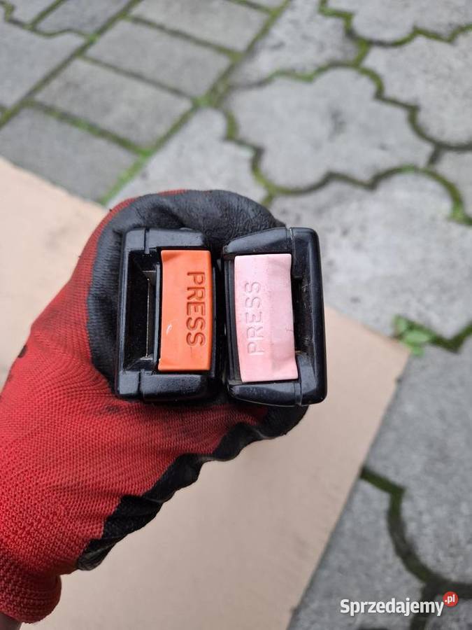 Pasy bezpieczeństwa tył tylne Fiat 126p Maluch osobowe sprzedam