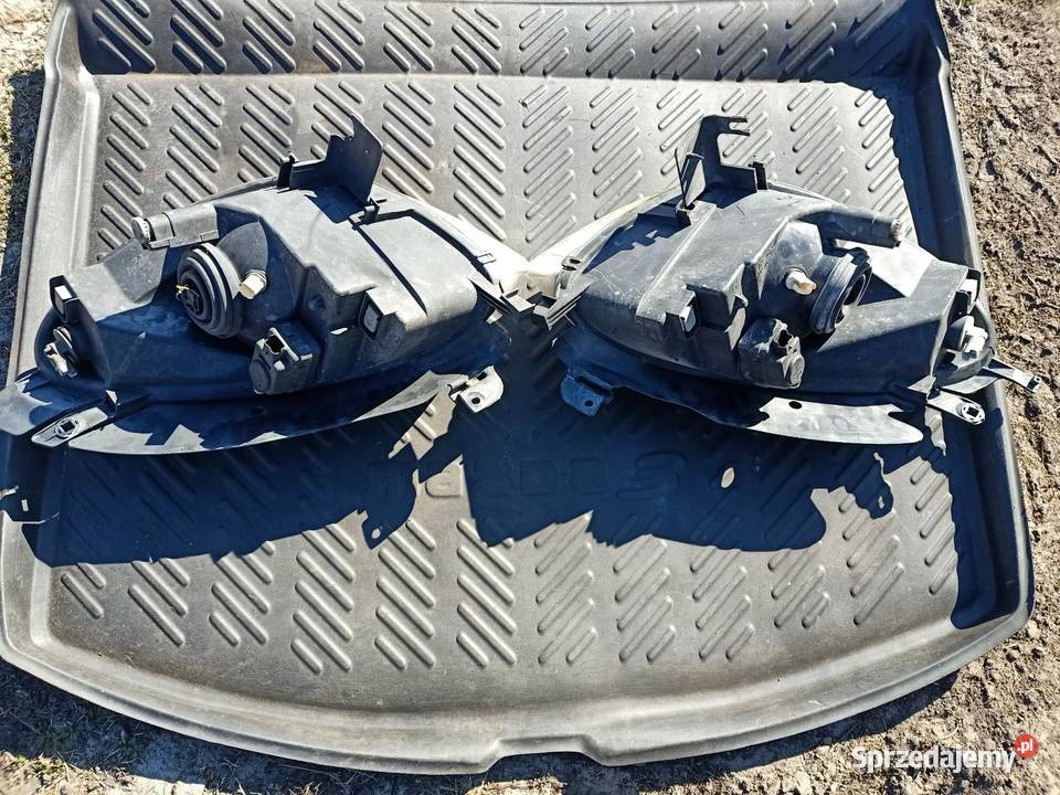 Lampa przednia przód citroen Xsara Picasso Szczecin
