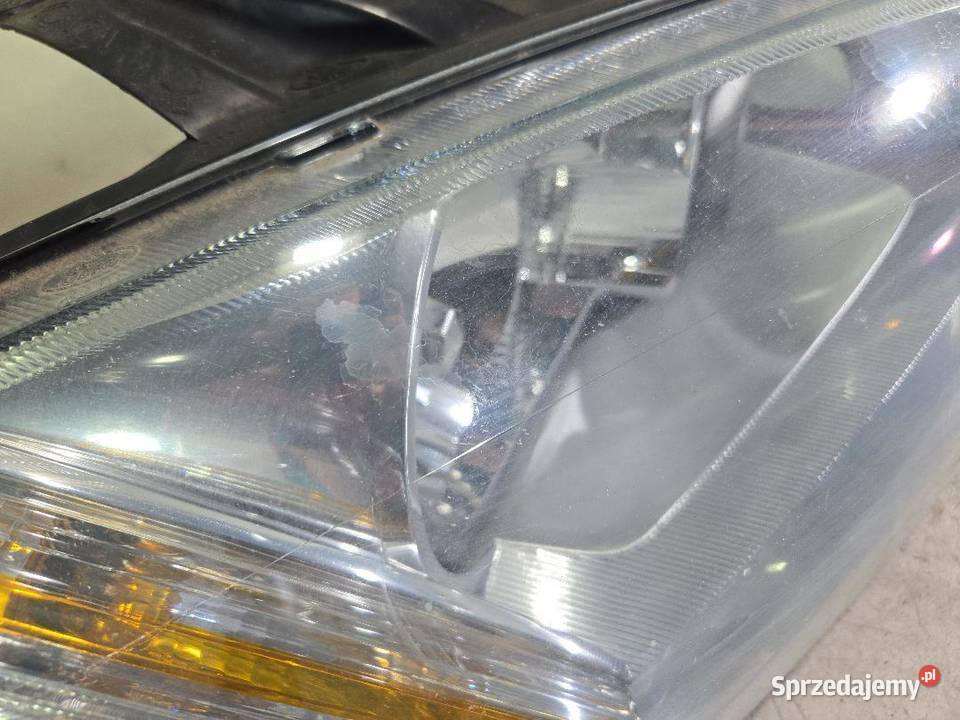 LAMPA PRAWY PRZÓD FORD FOCUS MK2 3D HB osobowe wielkopolskie