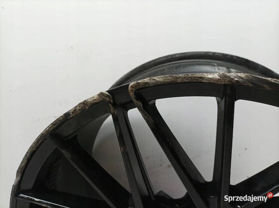 FELGA ALUMINIOWA R20 5X112 ET50 OC65MM 20X9J