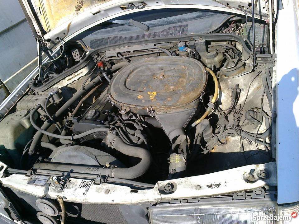 Mercedes 190 W201 1982 wąska listwa nieuszkodzony Celestynów