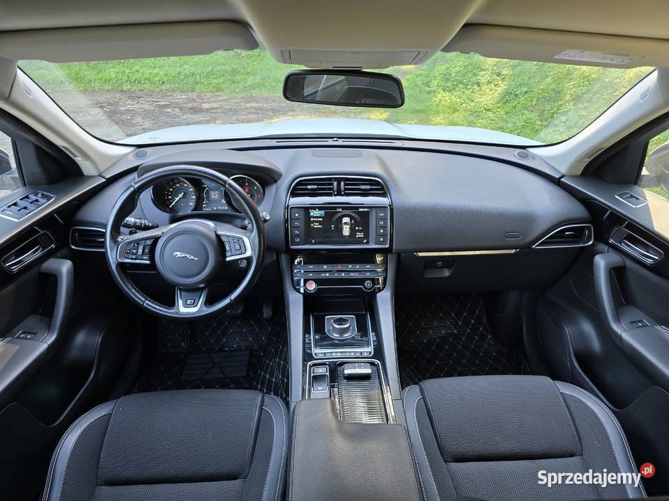 Jaguar FPace 2017 Jaguar FPace 20d 180 RSport 77 F-Pace F-Pace Kielce