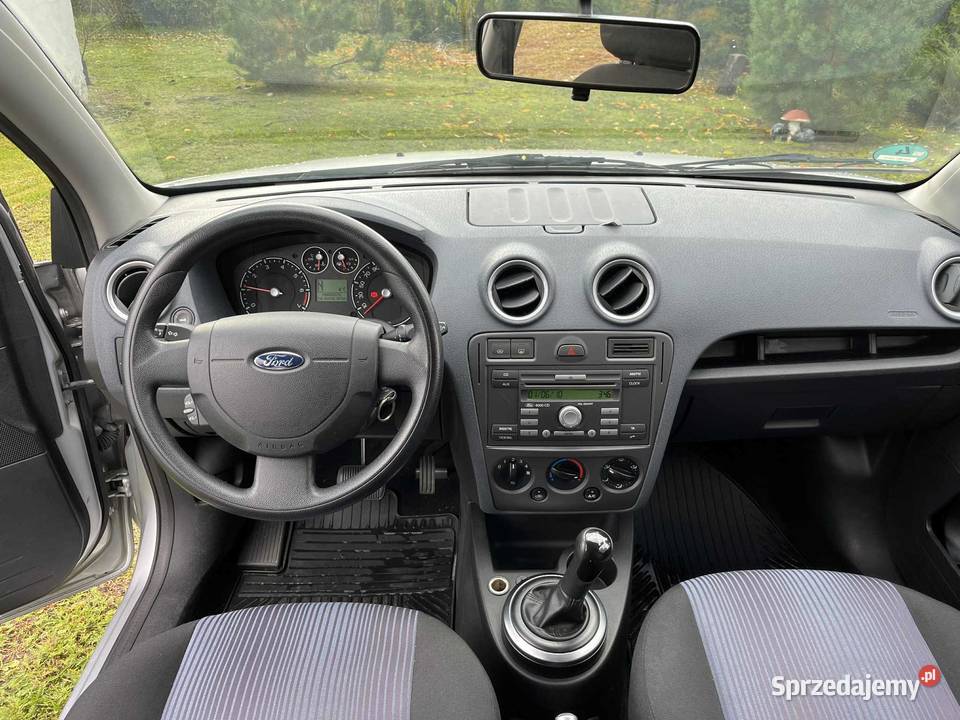 zadbane auto z niskim przebiegiem nieuszkodzony Huta Komorowska