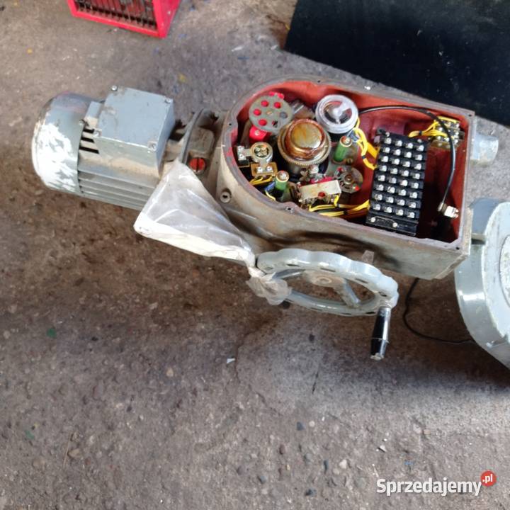 SERWOMOTOR Silnik Elektryczny 380V 076 kW