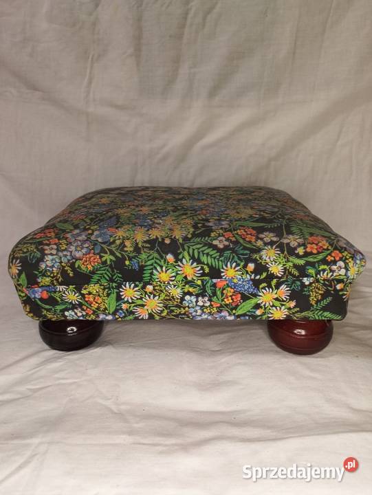 Podnóżekpuf z gobeliny