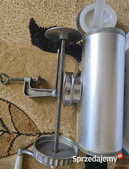 Solidna maszynka nadziewarka do domowej kiełbasy