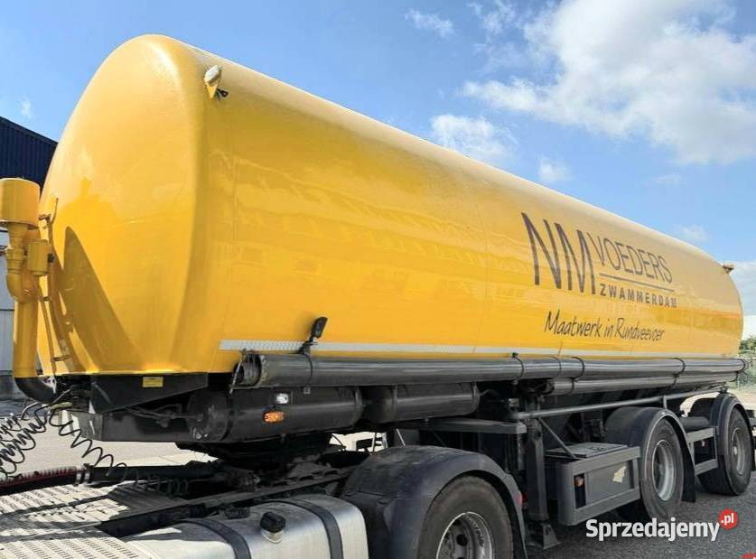 Naczepa cysterna do paszy Welgro ciagnik Daf z Cysterny