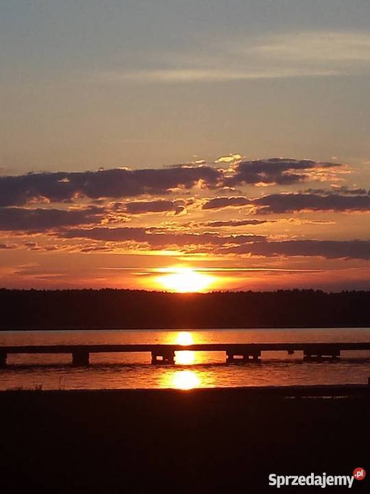 Przyczepa kempingowa z zabudową