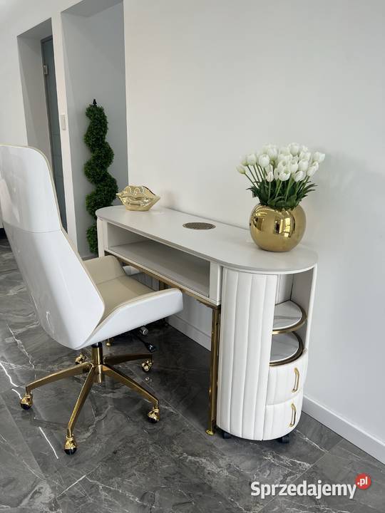 Biurko kosmetyczne z otworem na pochłaniacz Golkowice