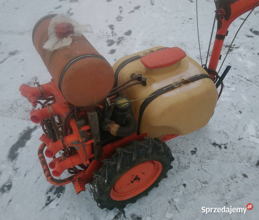 Opryskiwacz solo minor samojezdny z nadmuchem Urzędów