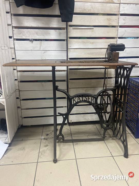 Stolik starej maszyny do szycia Kayser z Poznań