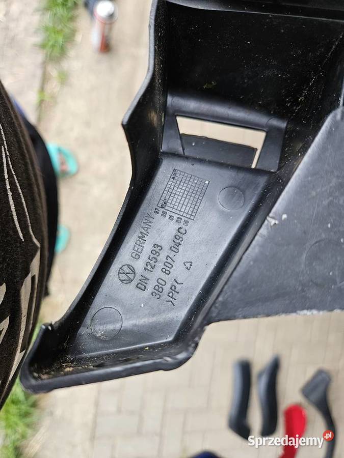 VW PASSAT B5 ŚLIZG LEWY UCHWYT POD LAMPE wielkopolskie Międzychód