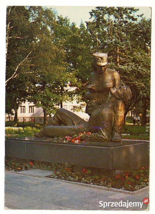 KOŁOBRZEG POMNIK SANITARIUSZKI Krynki