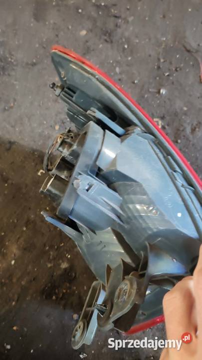 Lampa lewa prawa tył tylna w błotnik BMW F30 Lampy tylne