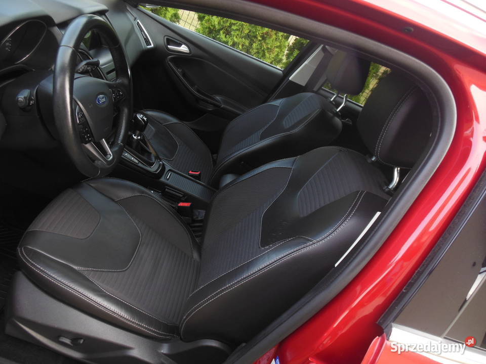 Ford Focus Titanium Bogate wyposażenie wygląd serwisowany w ASO Lubin