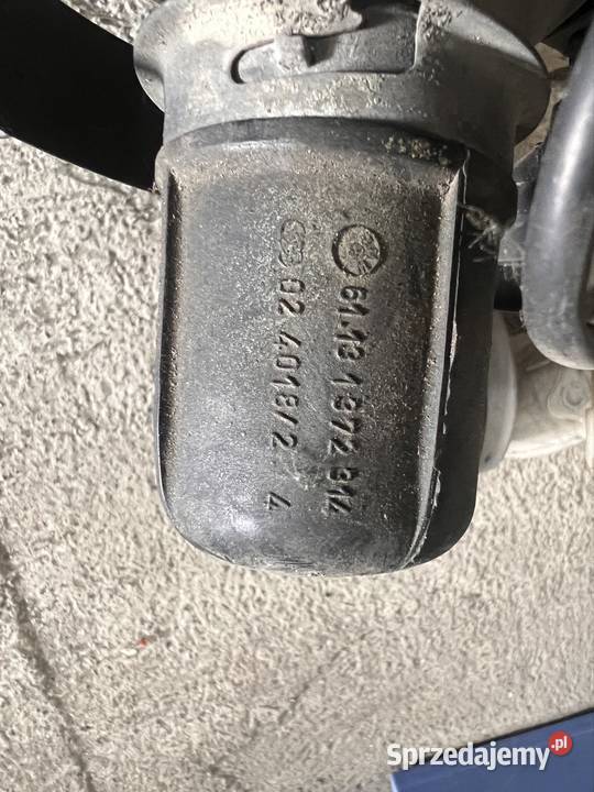 Lampa przednia lewa prawa BMW E28 Hella osobowe