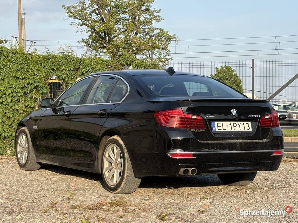 BMW 528i Xdrive 20 Benzyna 2016 296000 Bogate