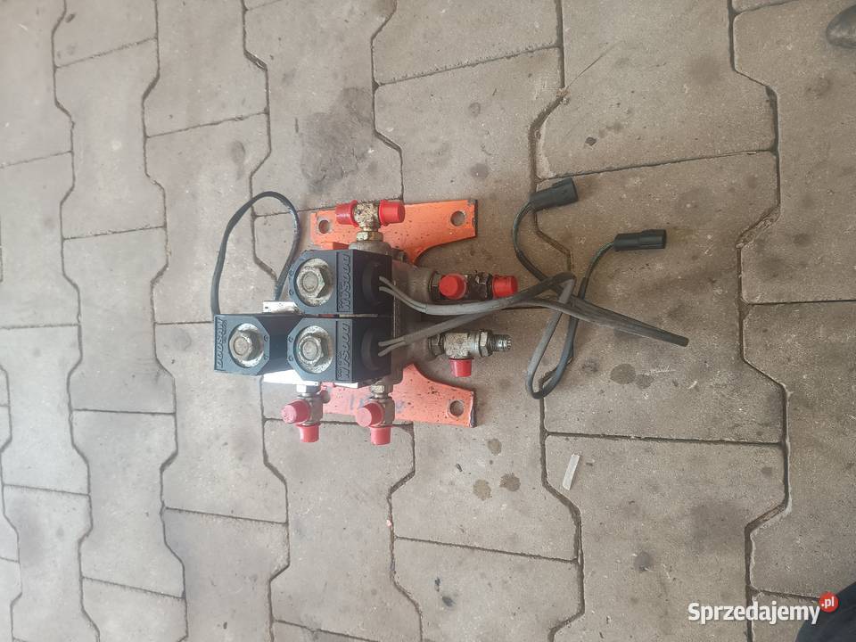 Zawór blokujący cewka Doosan K1052404 K11F23025 świętokrzyskie Staszów