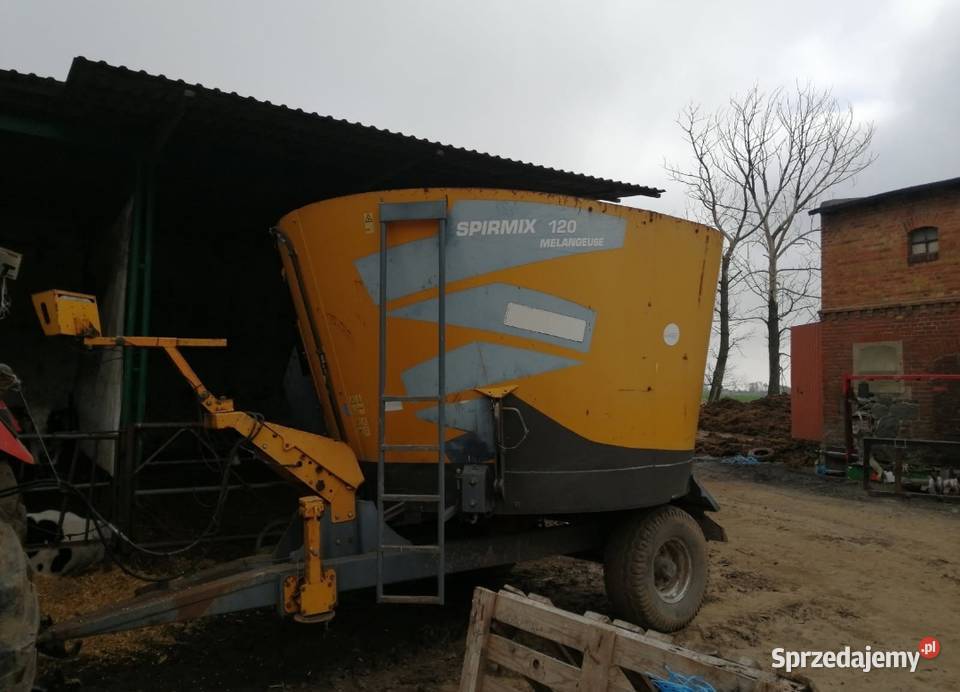 Wóz paszowy Paszowóz lucas spirmix 120 2006 roku sprzedam