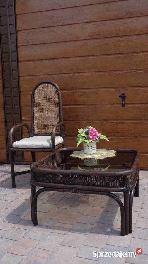 stolik kawowy rattanowy