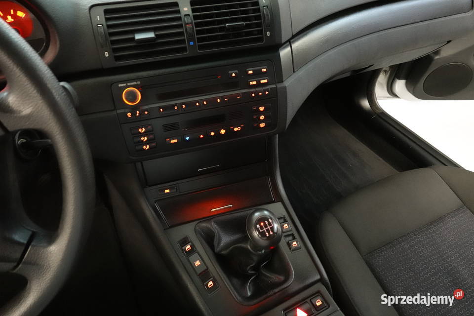 BMW 318i E46 Touring 2001 zdrowy oryginalny 4/5 Zgierz