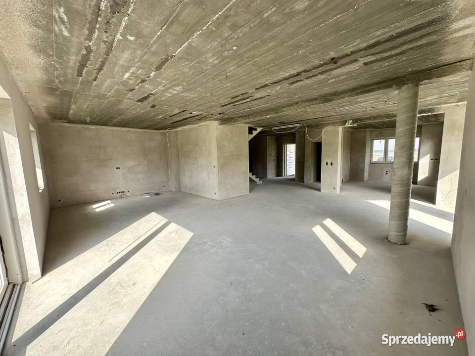 Dom z garażem dwustanowiskowym i budynkiem balkon Zambrów sprzedam